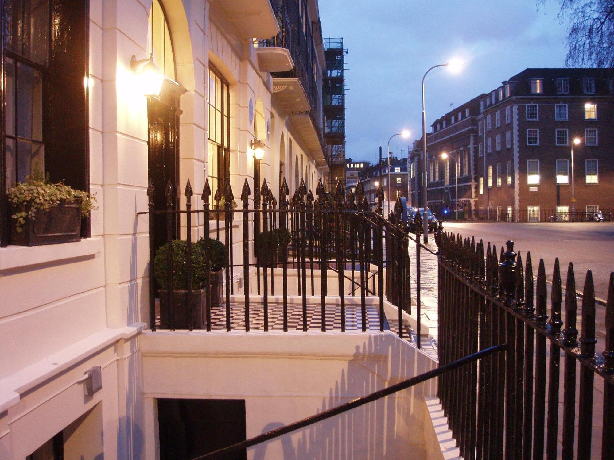 梅克伦堡广场古迪纳夫酒店 伦敦 外观 照片